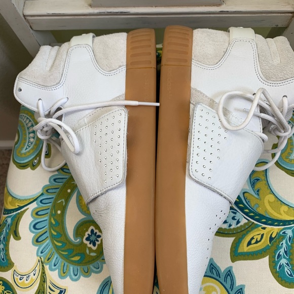 ADIDAS white shoes - Picture 9 of 11